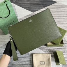 Gucci Clutch Bags